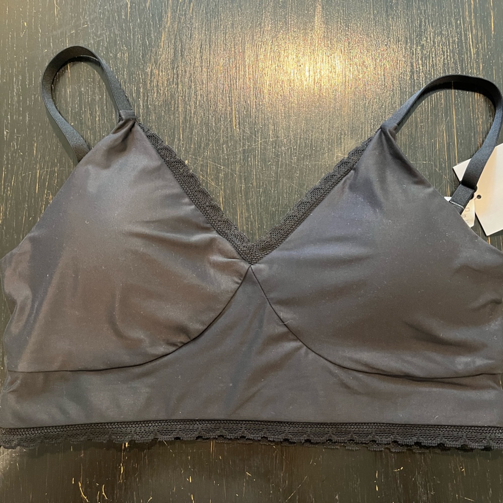 Black nike bra, buttery material, size medium